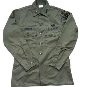 VTG Military Adult Shirt Size S Olive Green Button Up 70s 80s Airborne Patches